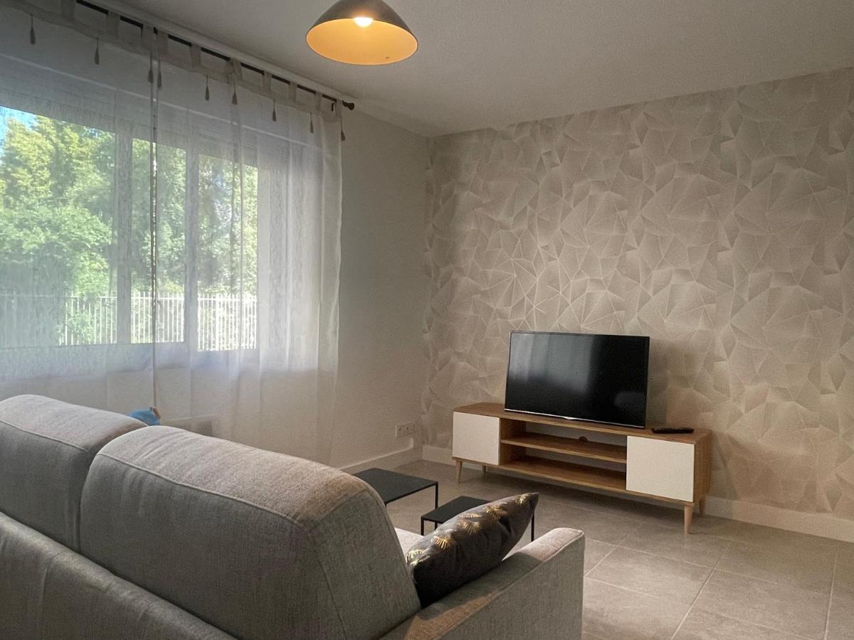 Au Calme Proche Centre-Ville, Studio Renove Avec Equipements Neufs Et Parking Prive Гап Экстерьер фото