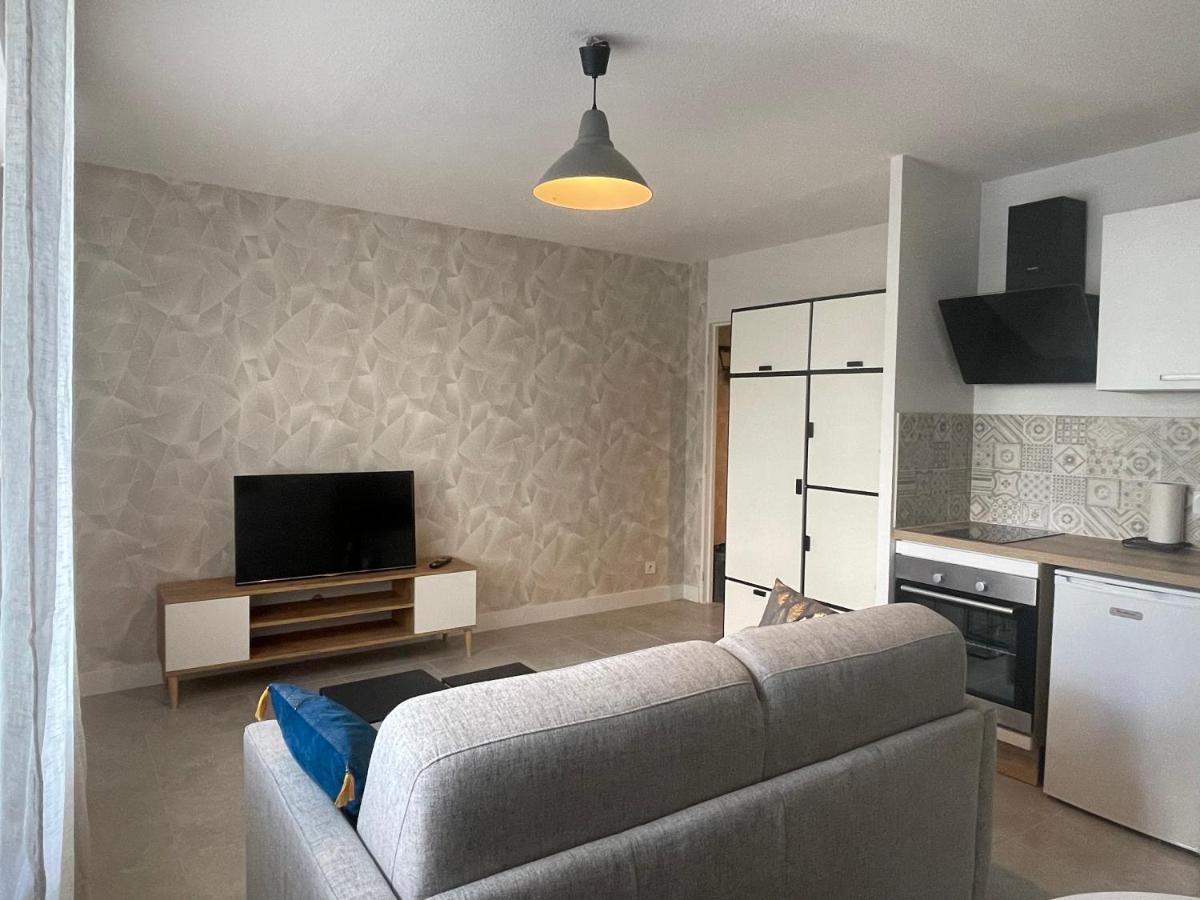 Au Calme Proche Centre-Ville, Studio Renove Avec Equipements Neufs Et Parking Prive Гап Экстерьер фото